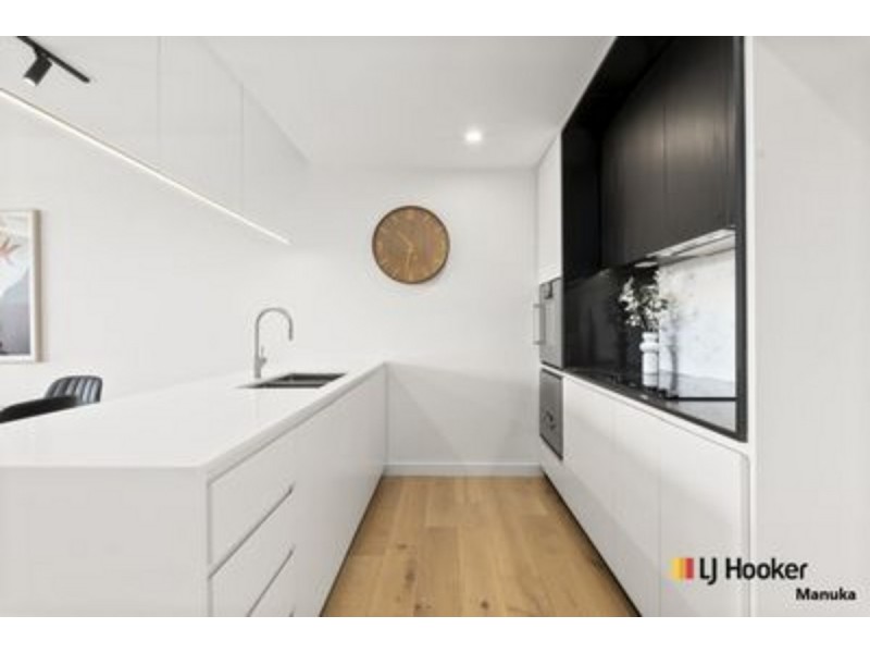62/7 State Circle, Forrest ACT 2603