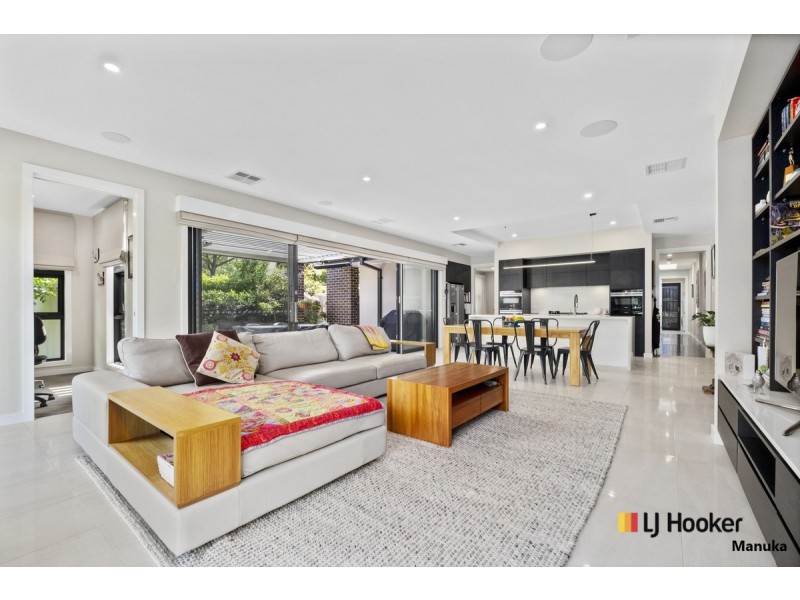 4b Glasgow Street, Hughes ACT 2605