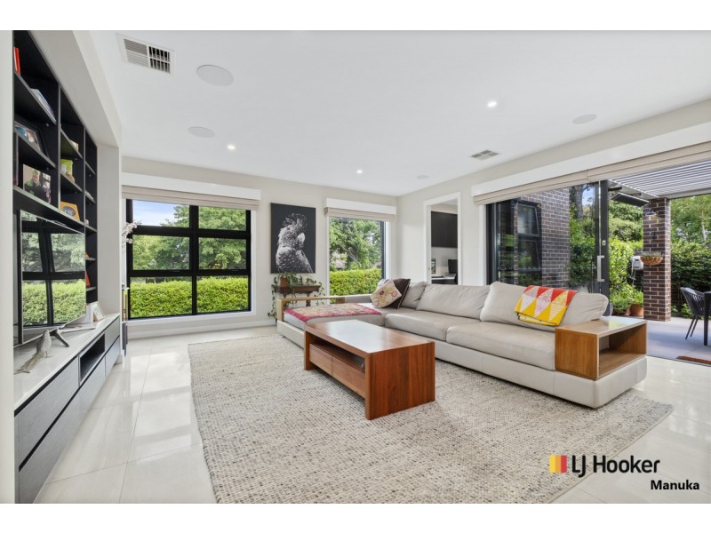 4b Glasgow Street, Hughes ACT 2605