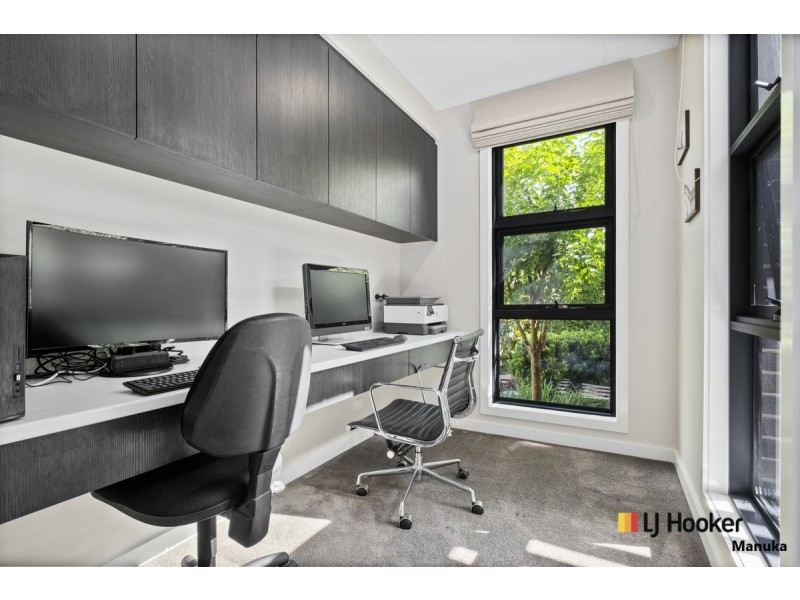 4b Glasgow Street, Hughes ACT 2605