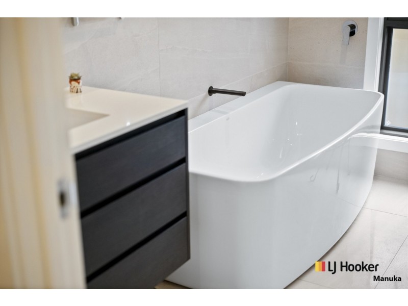 4b Glasgow Street, Hughes ACT 2605