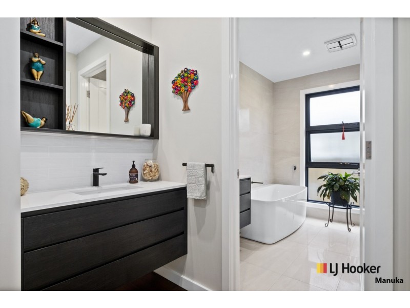 4b Glasgow Street, Hughes ACT 2605