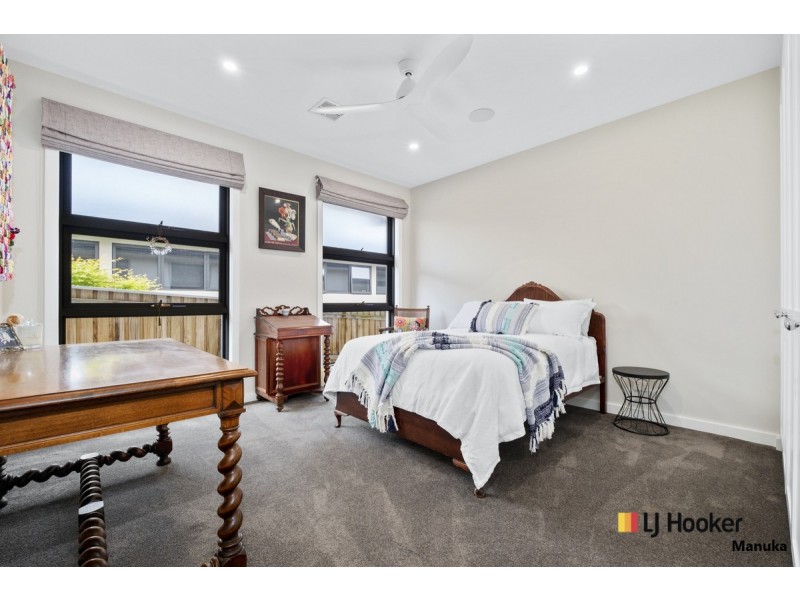 4b Glasgow Street, Hughes ACT 2605