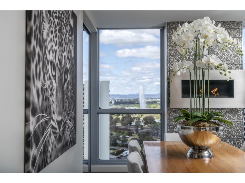 100/2 Edinburgh Avenue, City ACT 2601