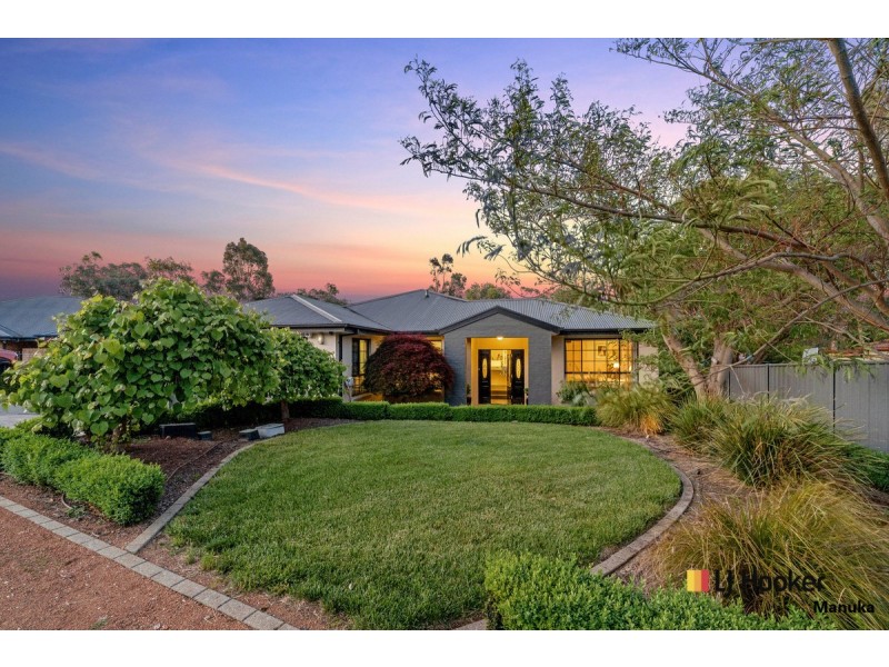 4 Colverwell Crescent, Jerrabomberra NSW 2619