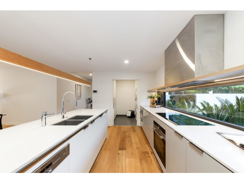 1/22 Canberra Avenue, Forrest ACT 2603