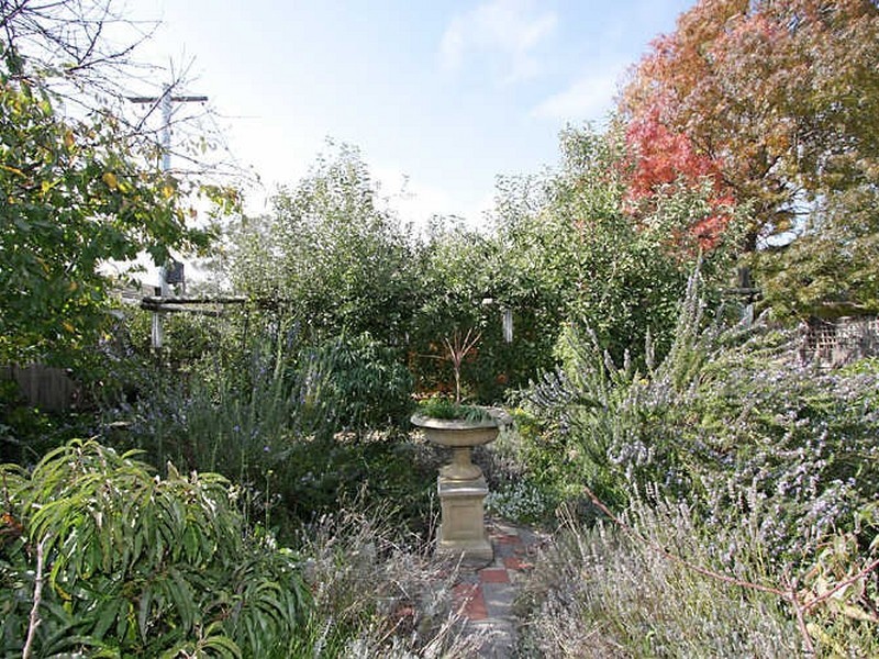 80 Matina Street, Narrabundah ACT 2604