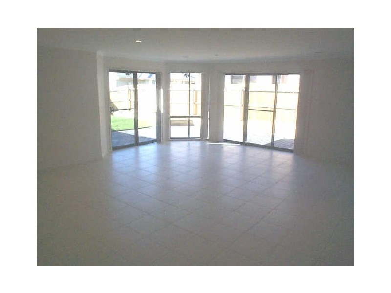 6 McGilvray Close, Gordon ACT 2906