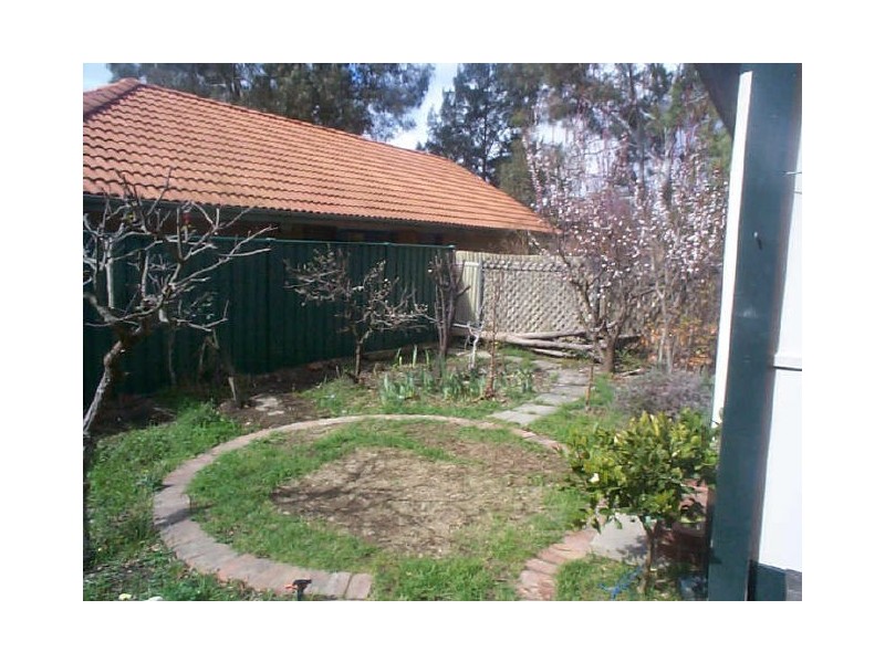 18 Marlee Place, Narrabundah ACT 2604