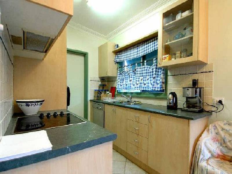 18 Carnegie Crescent, Narrabundah ACT 2604