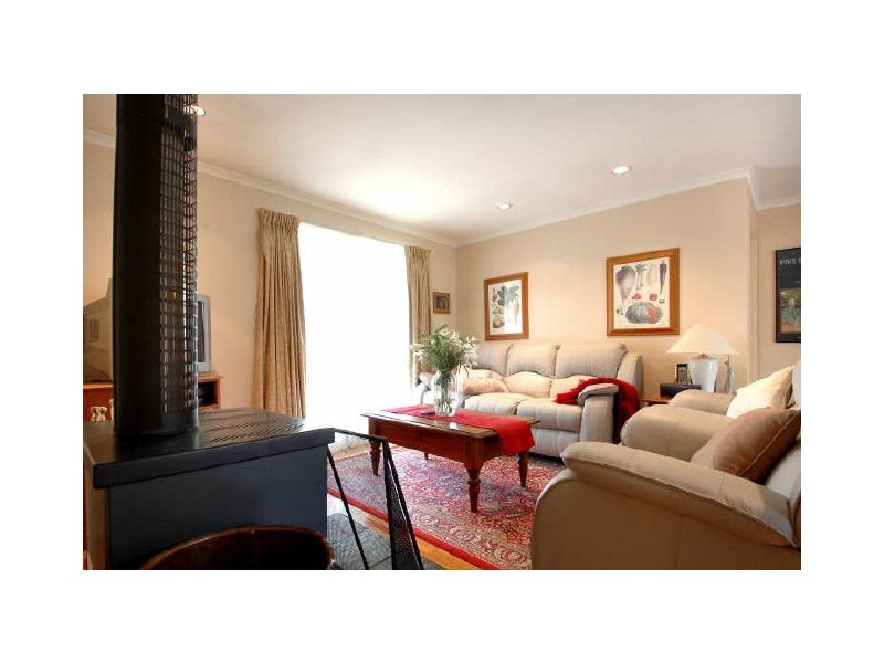 2 Shirra Close, Monash ACT 2904