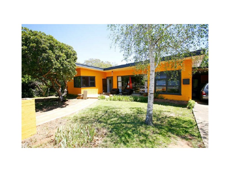 5 Bareena Street, Narrabundah ACT 2604