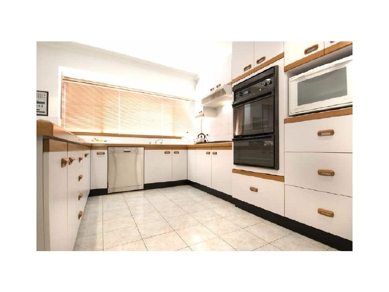 30 Whitty Crescent, Isaacs ACT 2607