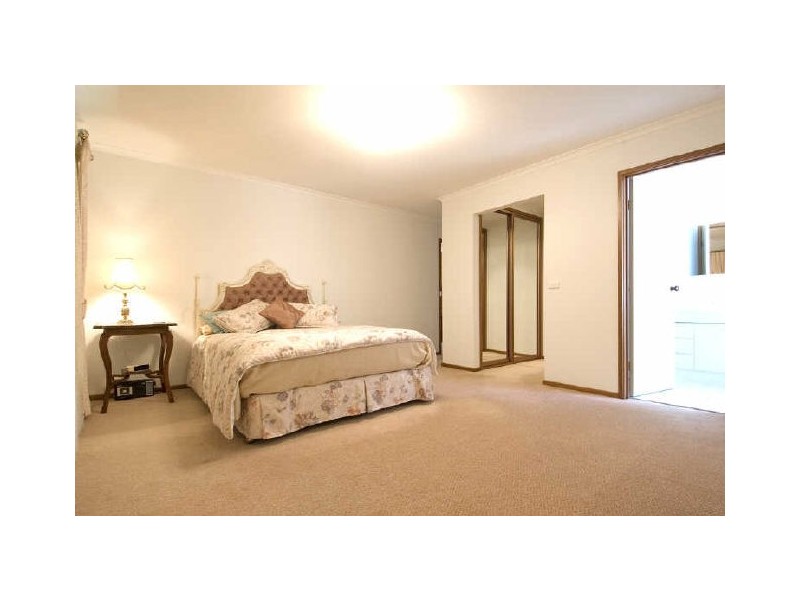 30 Whitty Crescent, Isaacs ACT 2607