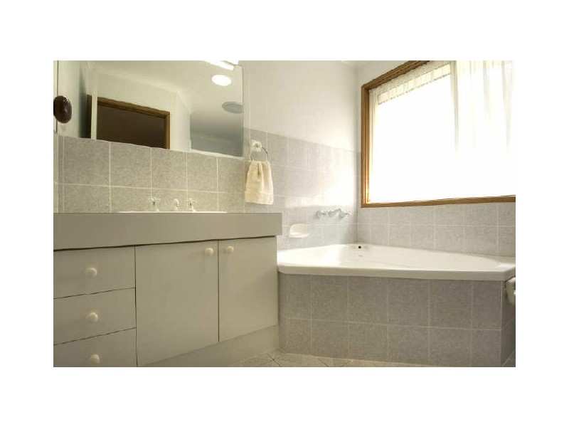 30 Whitty Crescent, Isaacs ACT 2607