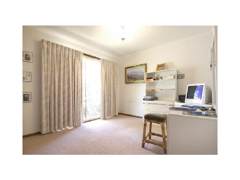 30 Whitty Crescent, Isaacs ACT 2607