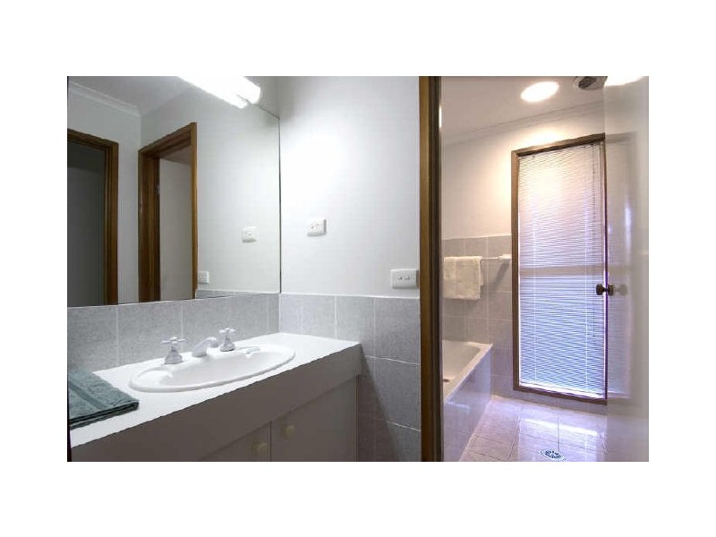 30 Whitty Crescent, Isaacs ACT 2607