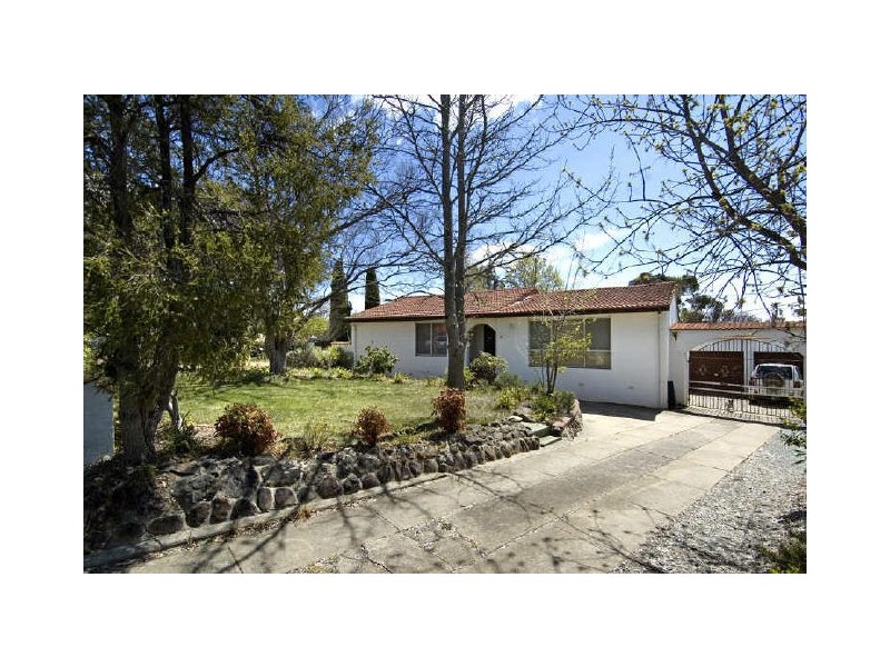 6 Bage Place, Mawson ACT 2607