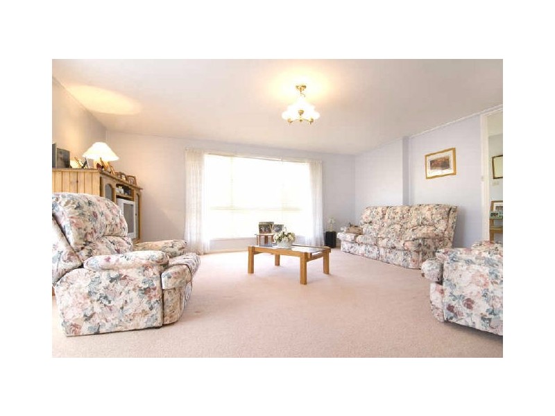 6 Bage Place, Mawson ACT 2607