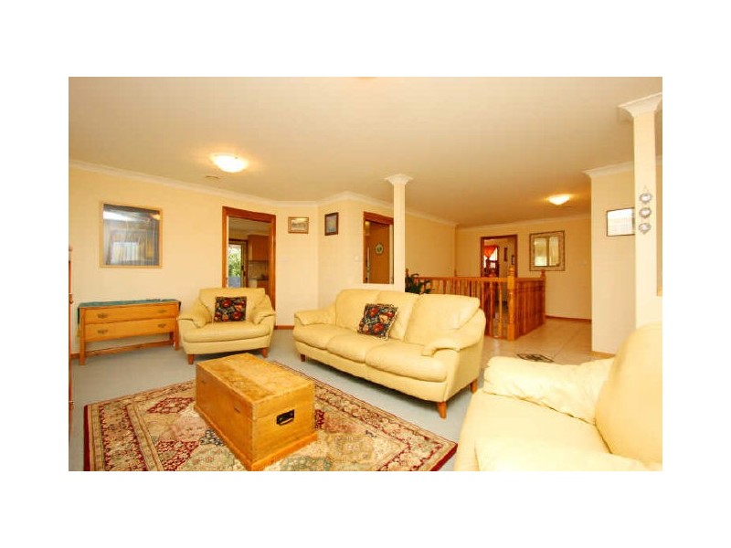 14 Sycamore Street, Jerrabomberra NSW 2619