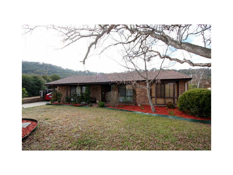 17 Chataway Crescent, Fadden ACT 2904