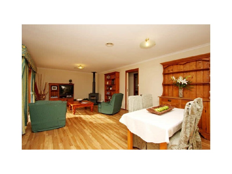 17 Chataway Crescent, Fadden ACT 2904
