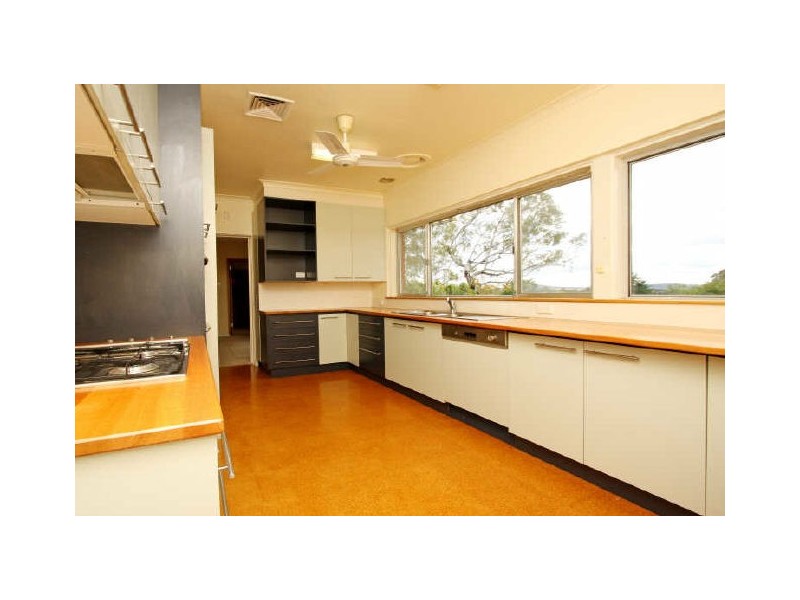15 Beauchamp Street, Deakin ACT 2600