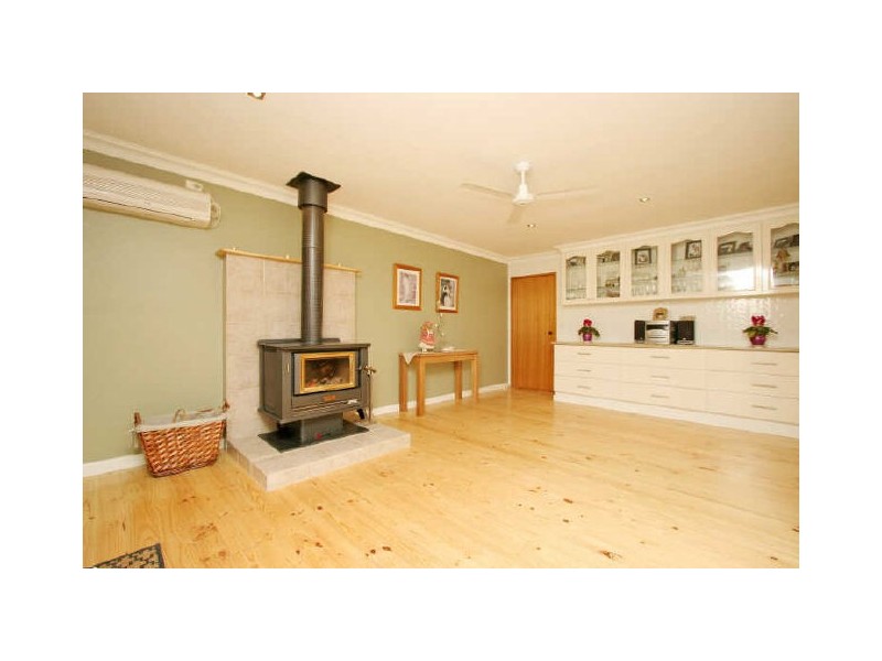 20 Demaine Crescent, Fadden ACT 2904