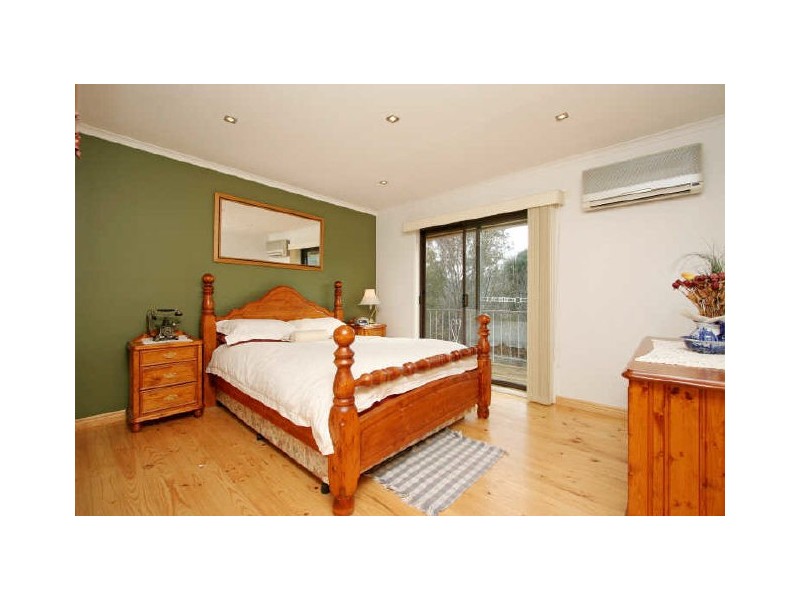 20 Demaine Crescent, Fadden ACT 2904