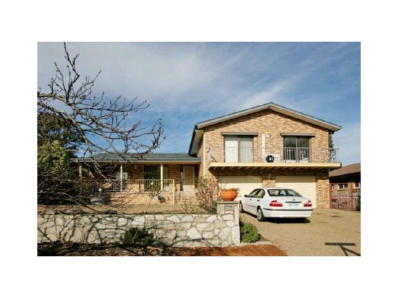 20 Demaine Crescent, Fadden ACT 2904