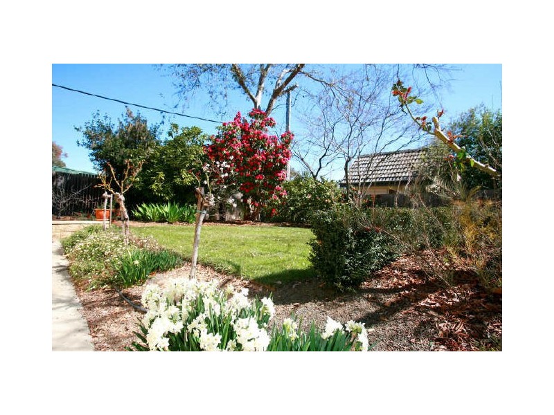 30 Fergusson Crescent, Deakin ACT 2600
