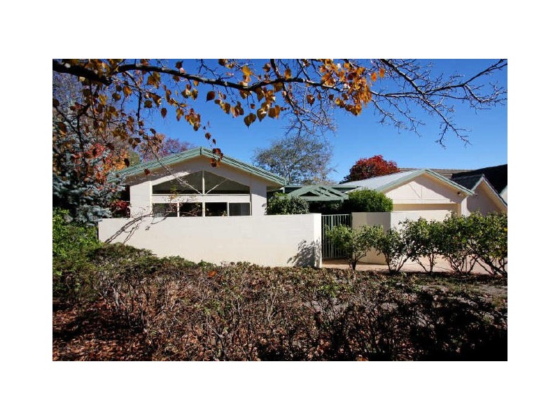 30 Fergusson Crescent, Deakin ACT 2600