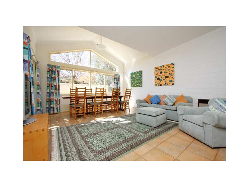 30 Fergusson Crescent, Deakin ACT 2600