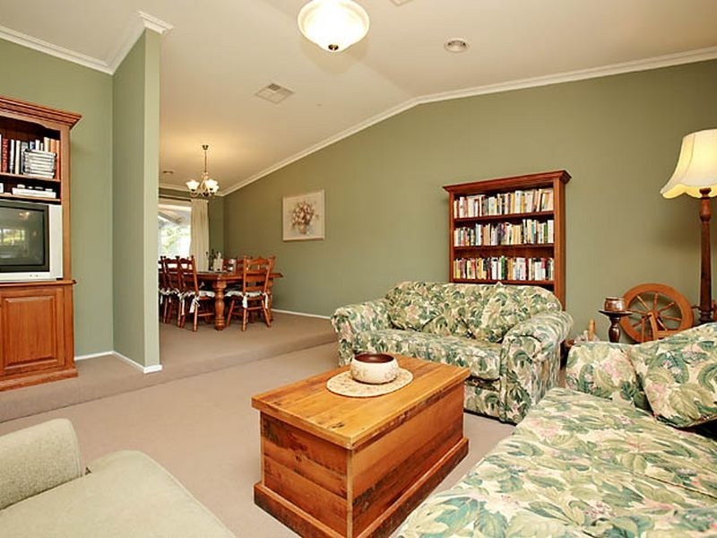 10 Kirwan Circuit, Stirling ACT 2611
