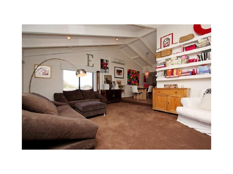 27 Larcombe Crescent, Fadden ACT 2904