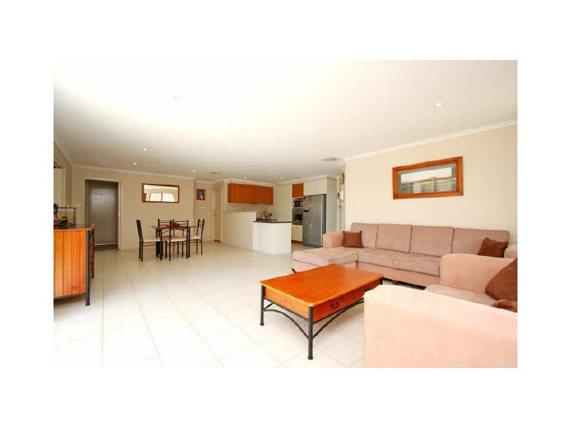 54 Shrivell Circuit, Dunlop ACT 2615