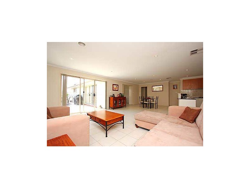 54 Shrivell Circuit, Dunlop ACT 2615
