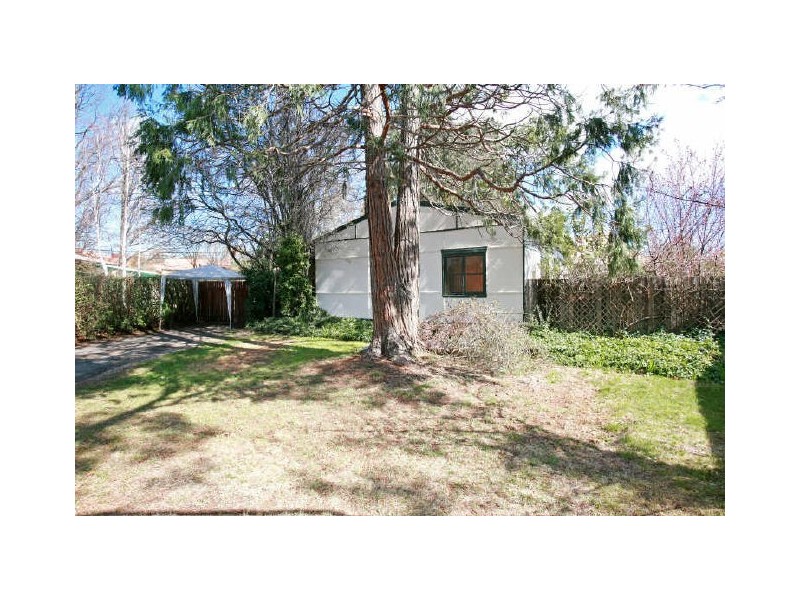 18 Marlee Place, Narrabundah ACT 2604