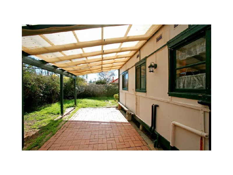 18 Marlee Place, Narrabundah ACT 2604