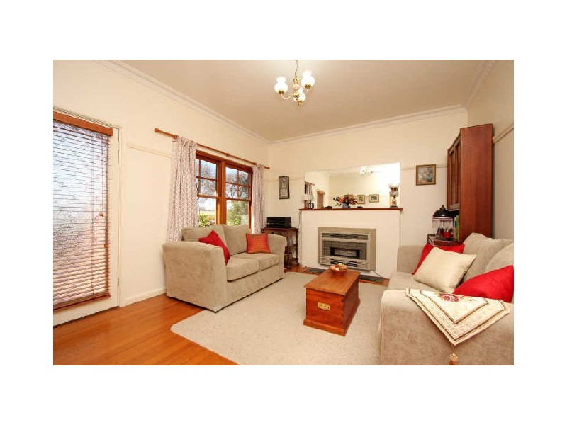 8 Strzelecki Crescent, Narrabundah ACT 2604