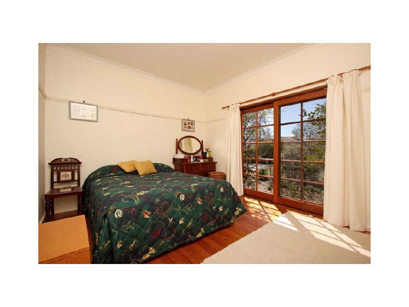 8 Strzelecki Crescent, Narrabundah ACT 2604