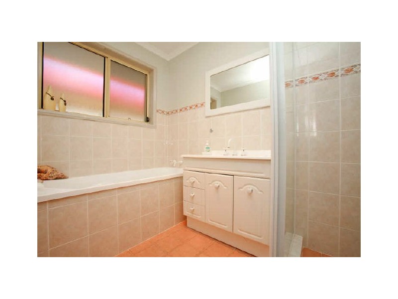 90 Rosewood Glen, Jerrabomberra NSW 2619