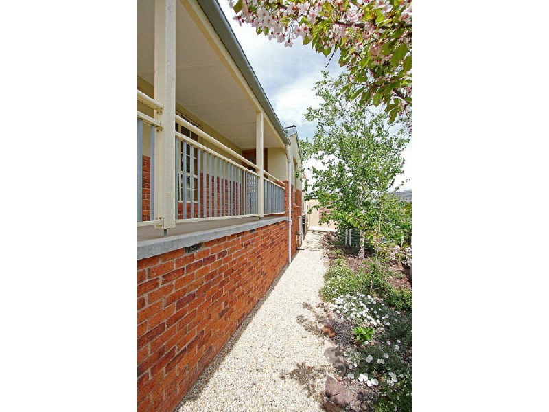 3 Silky Oak Circle, Jerrabomberra NSW 2619