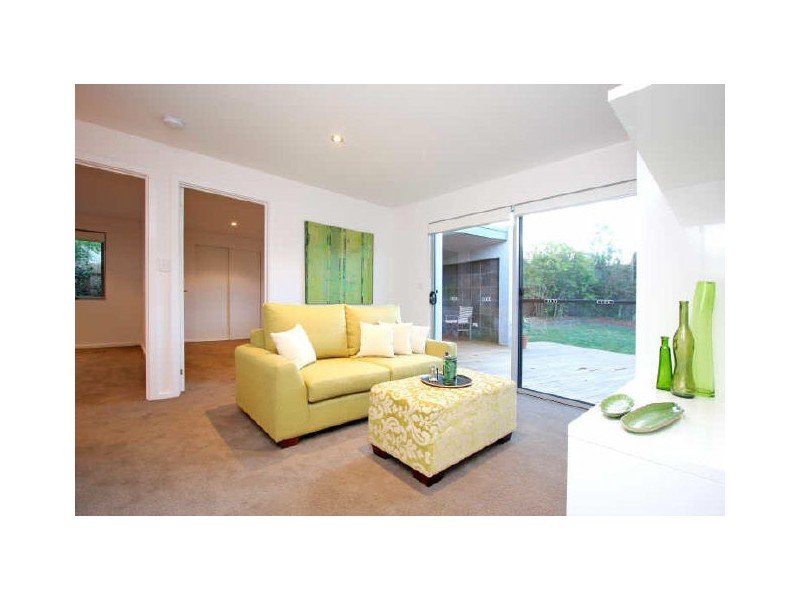 18 Carnegie Crescent, Narrabundah ACT 2604