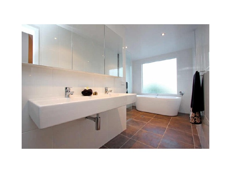 18 Carnegie Crescent, Narrabundah ACT 2604