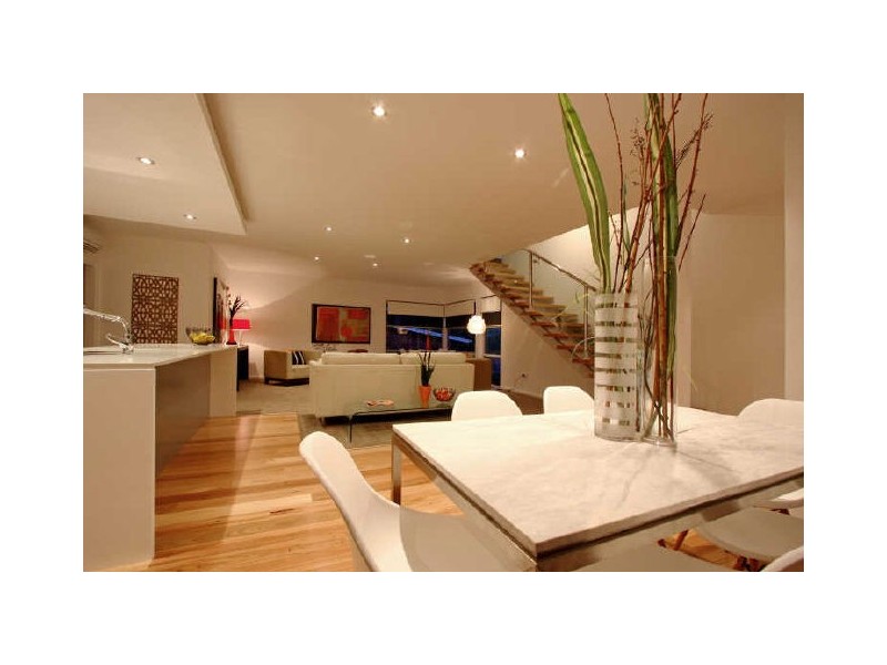 18 Carnegie Crescent, Narrabundah ACT 2604