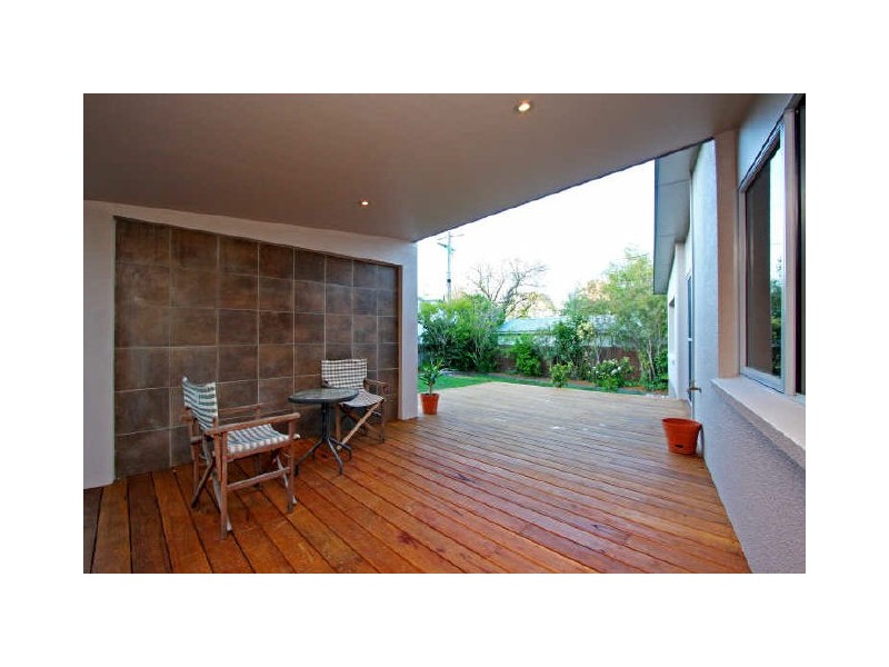 18 Carnegie Crescent, Narrabundah ACT 2604