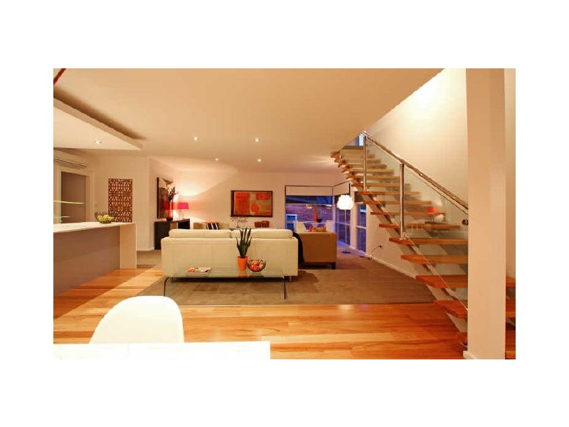 18 Carnegie Crescent, Narrabundah ACT 2604