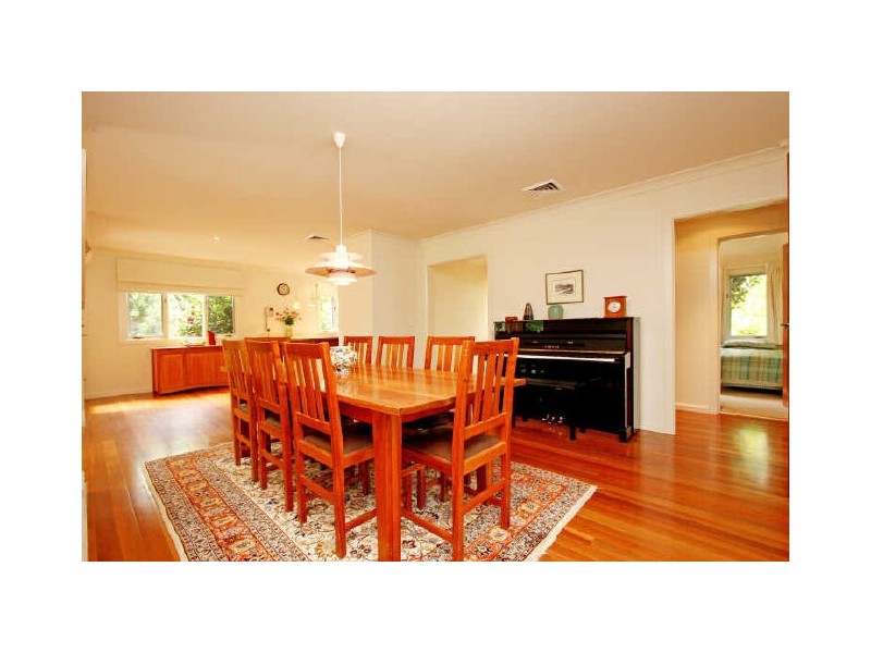 68 Carnegie Crescent, Narrabundah ACT 2604
