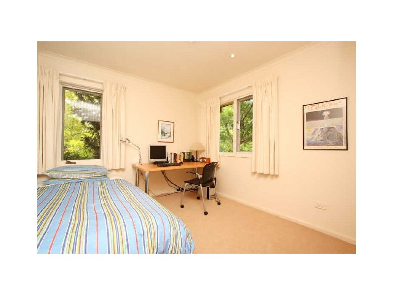 68 Carnegie Crescent, Narrabundah ACT 2604